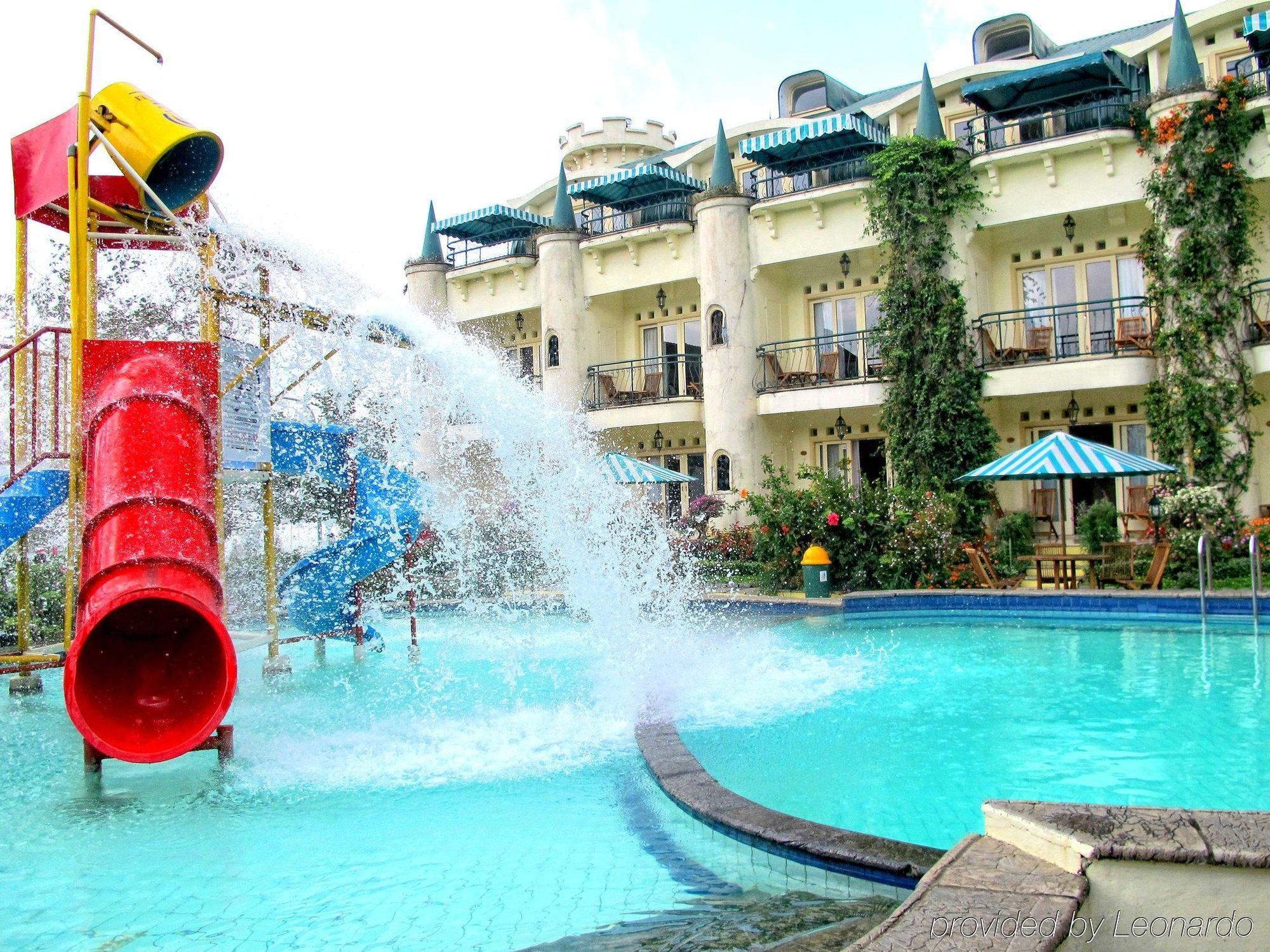 Club Bali Suites At Kota Bunga Cipanas  Eksteriør billede