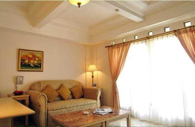 Club Bali Suites At Kota Bunga Cipanas  Eksteriør billede